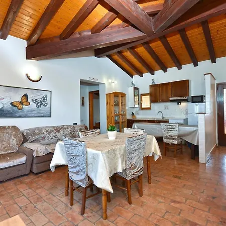 Fuer 5 Personen Ca 80 Qm In Bale, Istrien Istrische Riviera Apartment *