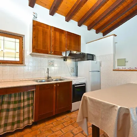 Apartment Fuer 5 Personen Ca 80 Qm In Bale, Istrien Istrische Riviera *